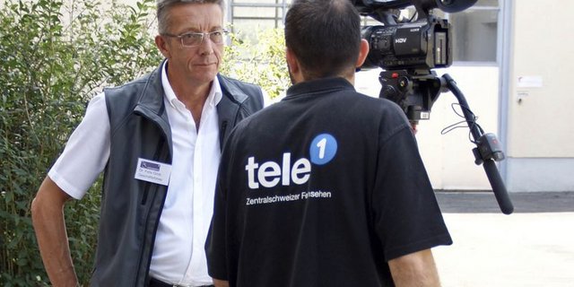 Felix Grob vertritt die Schweineproduzenten seit rund 20 Jahren - wie hier an einem Medienanlass 2012. (Bild lid)