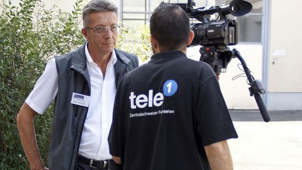 Suisseporcs: Felix Grob tritt ab Felix Grob vertritt die Schweineproduzenten seit rund 20 Jahren - wie hier an einem Medienanlass 2012. (Bild lid)