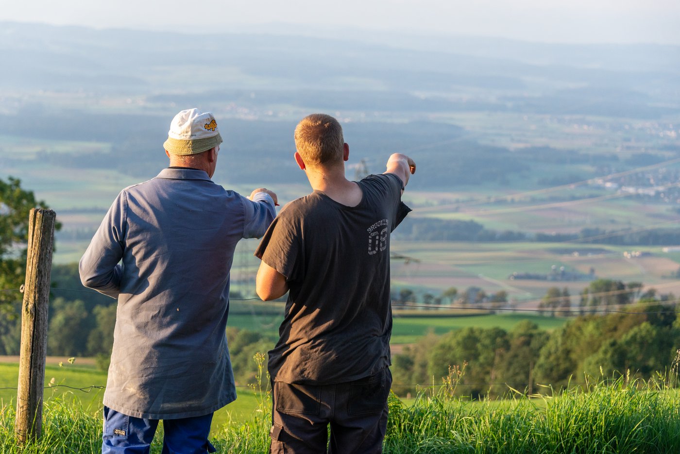 Schwierige Lebenssituationen können jeden treffen. Wird betroffenen Personen Vertrauen entgegen gebracht, kann dies Halt und neue Perspektiven geben. Die Landwirtschaft, mit ihren festen Rhythmen bietet dazu ideale Vorraussetzungen. (Bild Hansjürg Jäger)