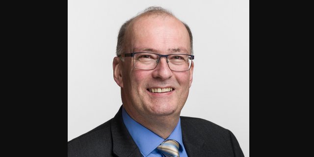 "Der Bundesrat dreht vor allem an vielen verschiedenen Schrauben mit hohen Folgekosten für die Bauernfamilien, ohne dass die Mehrleistung entsprechend abgegolten wird", sagt Markus Ritter im Interview. (Bild parlament.ch) 