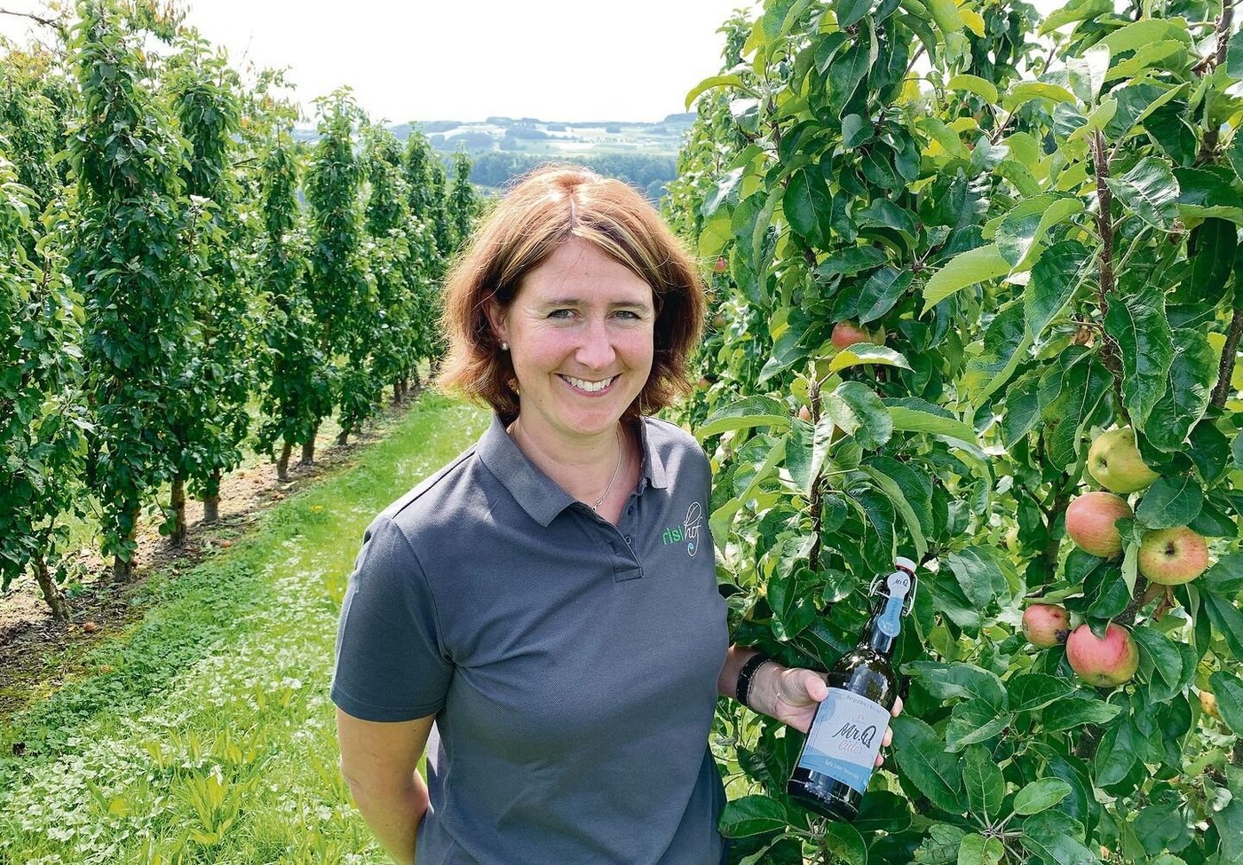 Erste Abfüllung schon fast ausverkauft: Bäuerin Rita Kaufmann aus Kulmerau mit dem «Mr. Q Cider», einem vergorenen Apfelsaft.	
