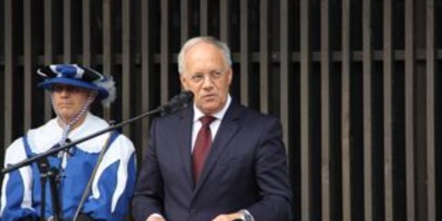 Bundesrat Johann Schneider-Amman bei der Eröffnung des Pflanzenschutzlabor. (Bild: chw)