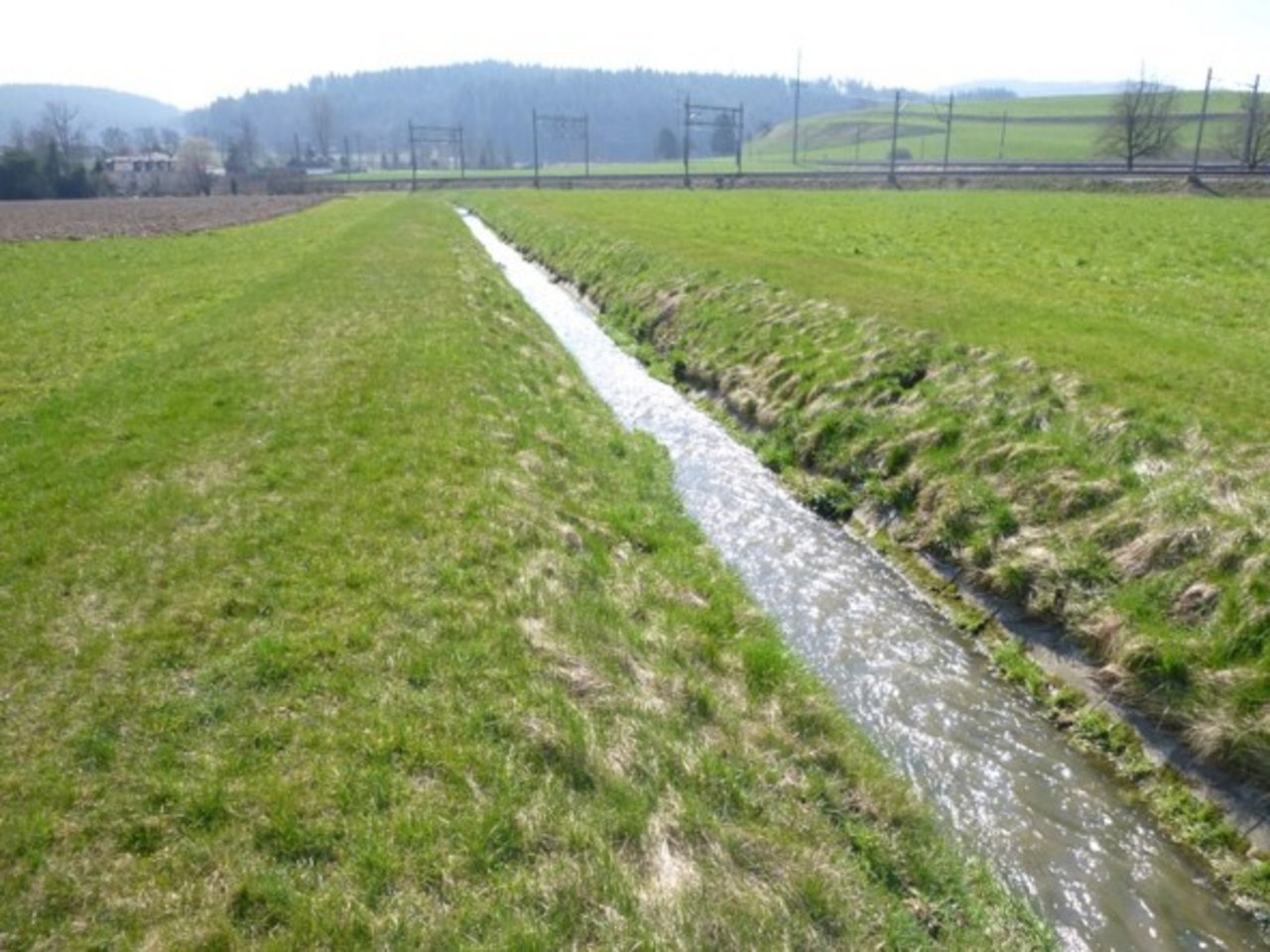 Bei einem Hochwasserereignis hat der Krebsbach heute zu wenig Raum für die Wassermassen. (Bilder zVg)