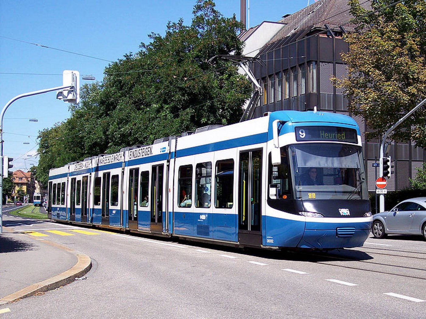«Ich bin auch ein Klimadatensammler»: Ein Cobra-Tram der Verkehrsbetriebe Zürich (VBZ). (Bild: Stefan Baguette)