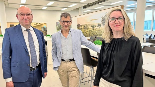 Regierungsrat Beat Tinner, Geschäftsführer Bruno Inauen und Claudia Brunner, Fachfrau Finanz- und Rechnungswesen. 