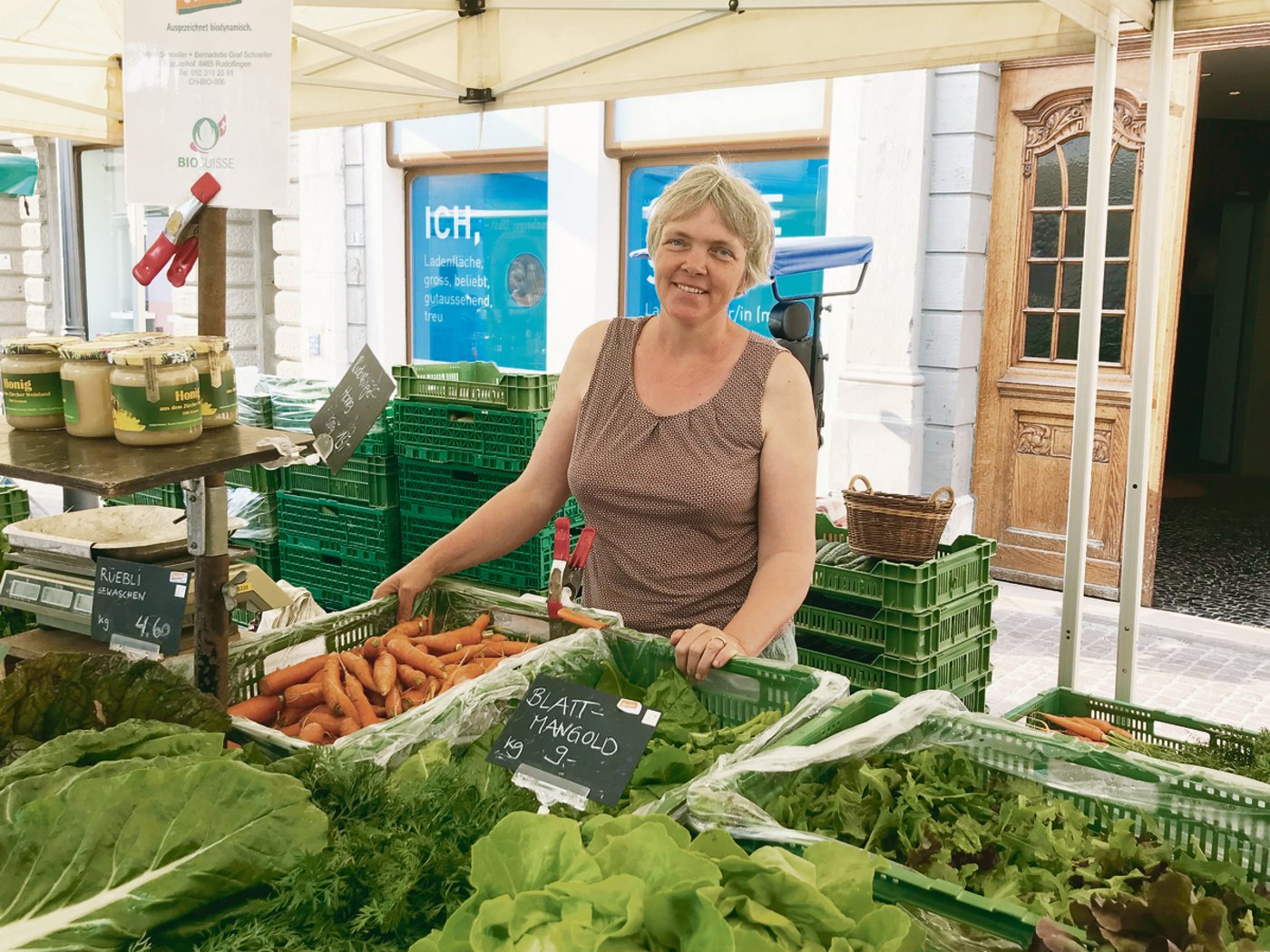 Persönlicher Kontakt: Was sie produziert, möchte die Demeter-Bäuerin Bernadette Graf-Schneller direkt an die Kunden verkaufen.