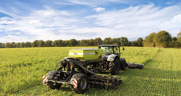 Die Easy Drill Sämaschine kann z. B. gleichzeitig mit Raps eine Untersaat und Startdüngung ausbringen. (Bild Sky Agriculture)