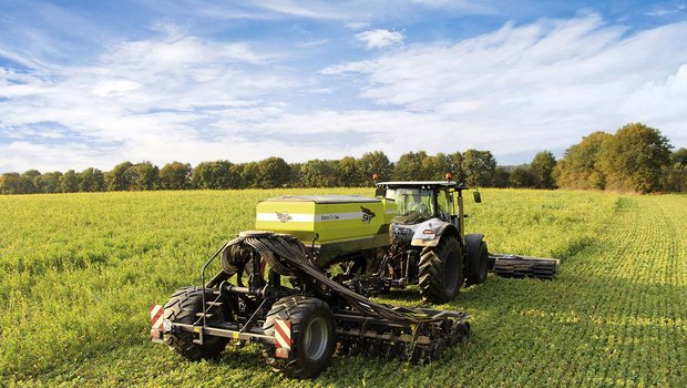 Die Easy Drill Sämaschine kann z. B. gleichzeitig mit Raps eine Untersaat und Startdüngung ausbringen. (Bild Sky Agriculture)