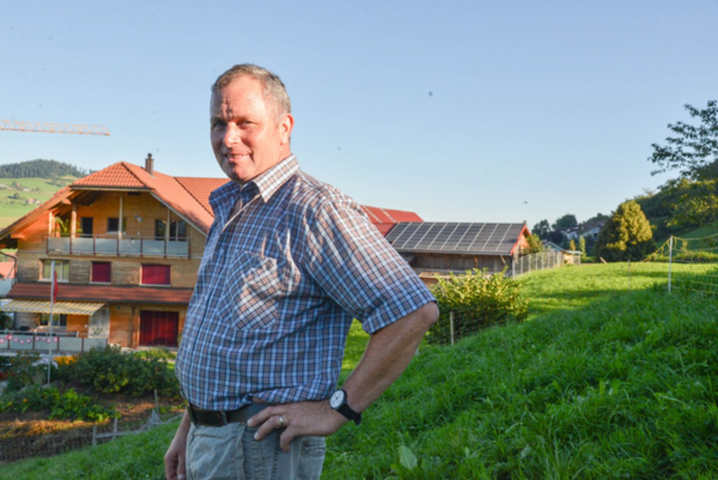 Schafhalter Peter Hofstetter hat vor kurzem in Entlebuch eine neue Schafmilchkäserei eröffnet. (David Eppenberger)