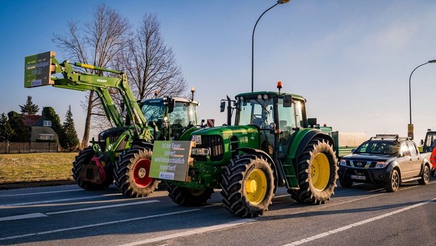 «Ist der Bauer ruiniert, wird klimaschädlich importiert». (Bild: Matthias Ludwig, Agrargenossenschaft Am Bieleboh)