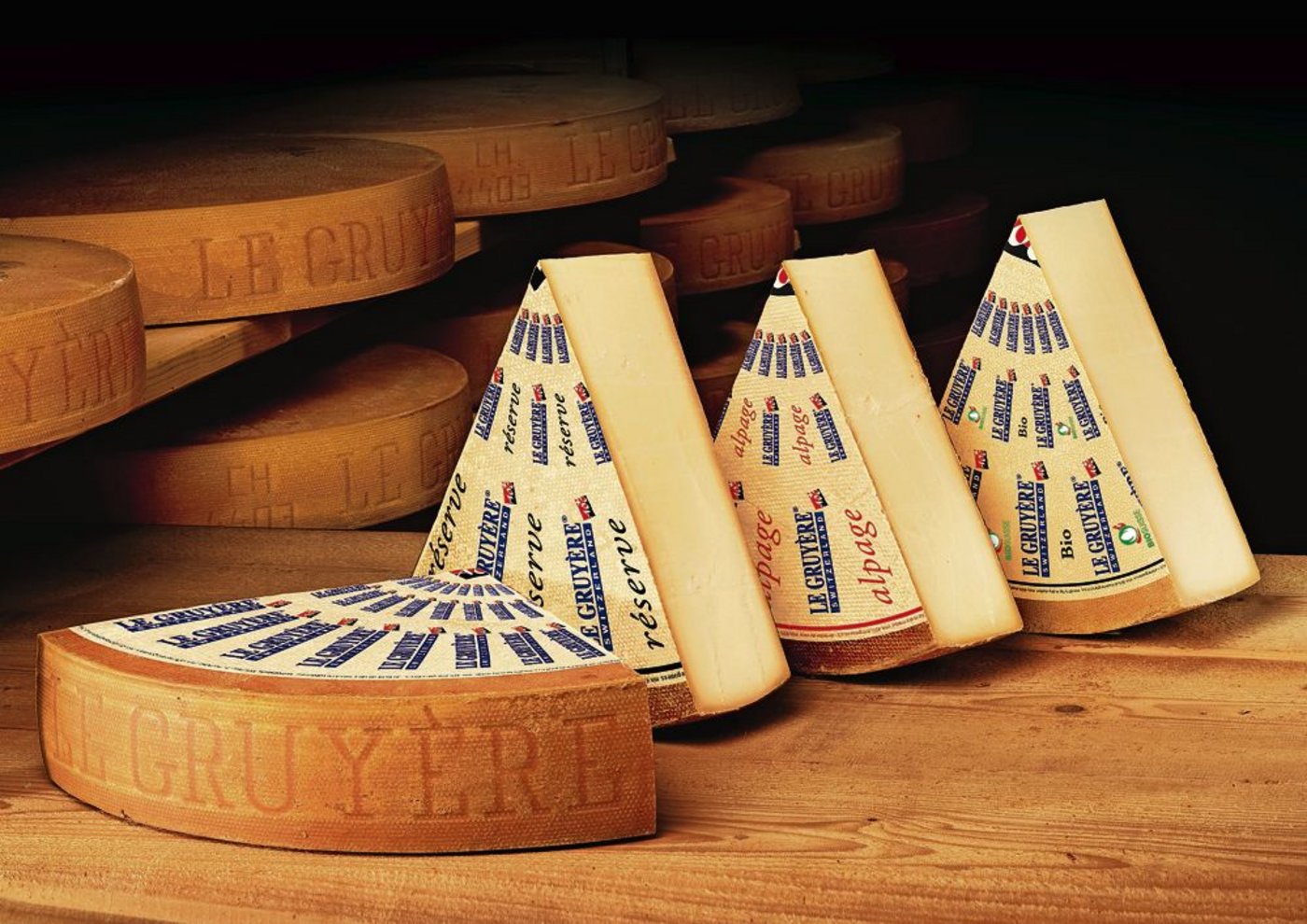 7 Jahre blieb der Preis für den Gruyère gleich. Das soll sich nun ändern. Die Sortenorganisation hat die Verhandlungen mit den Detailhändlern aufgenommen. (Bild: SCM)