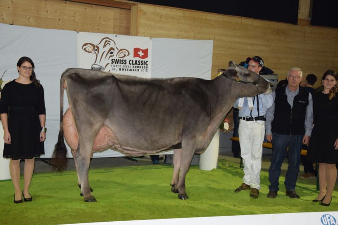 Mention Honorable: Die bekannte Schmibach's Collection Corella  von Beni Schmid und Koni Pfulg aus Romoos LU.