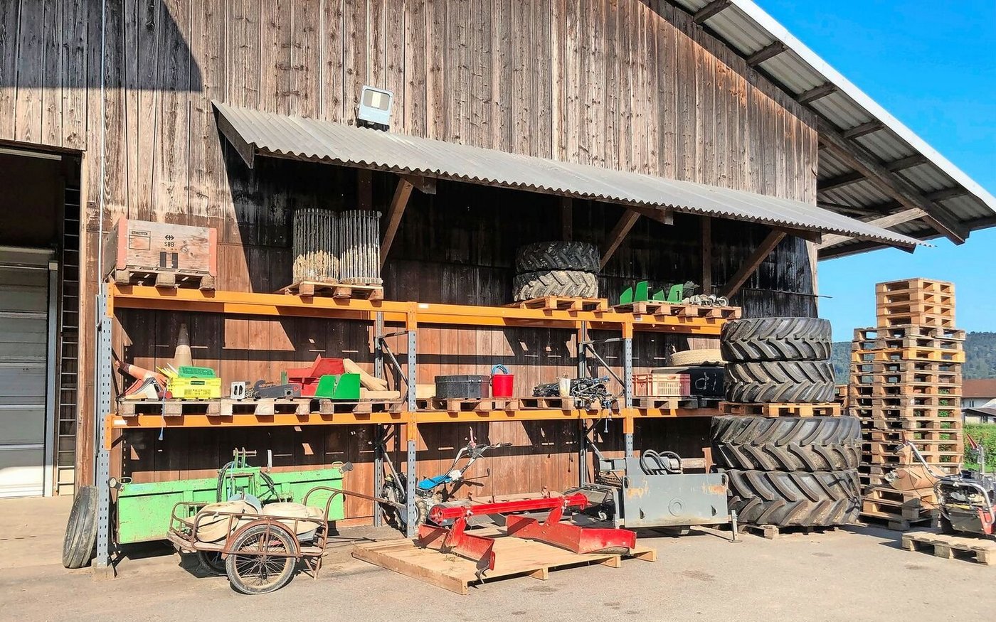 Im Winter ist Zeit für Wartung und Reparatur. Weil alles vom selben Hersteller stammt, reicht ein Ersatzteillager.