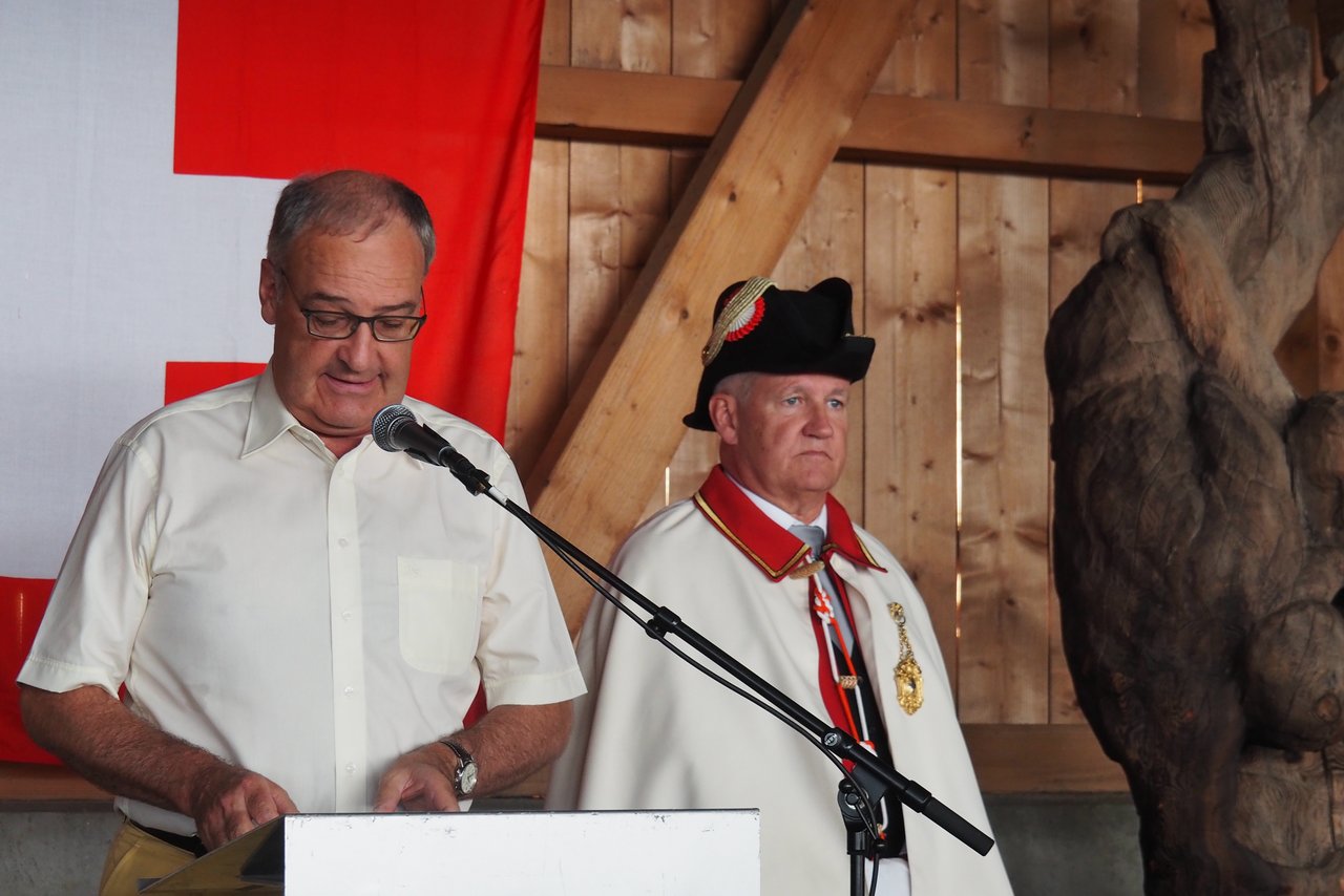Bundesrat Guy Parmelin bei seiner Ansprache auf dem Gutsbetrieb Plankis in Chur. (Bilder Christian Weber)
