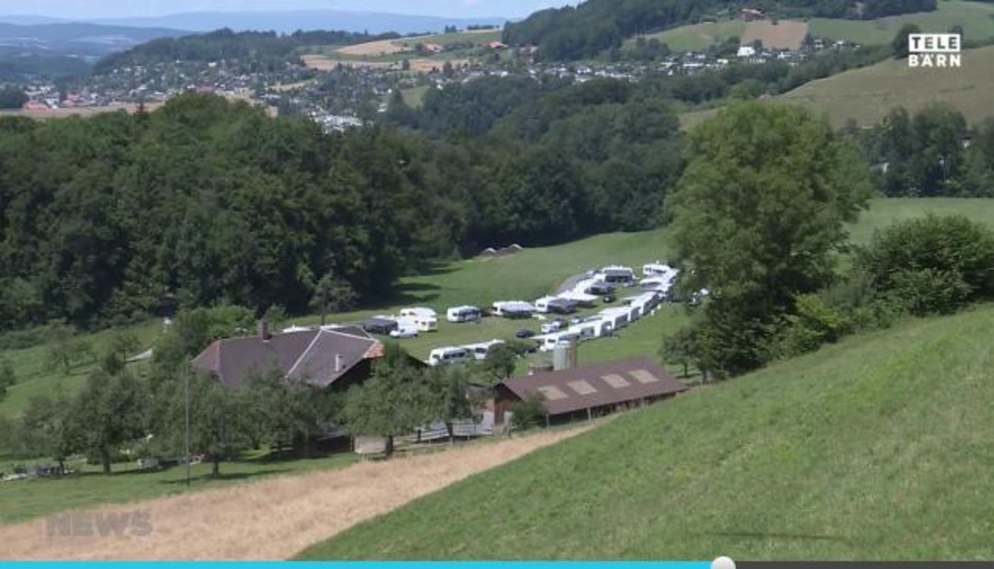 Am Samstag ist eine Gruppe Fahender in Vechigen angekommen. (Screenshot Telebärn)