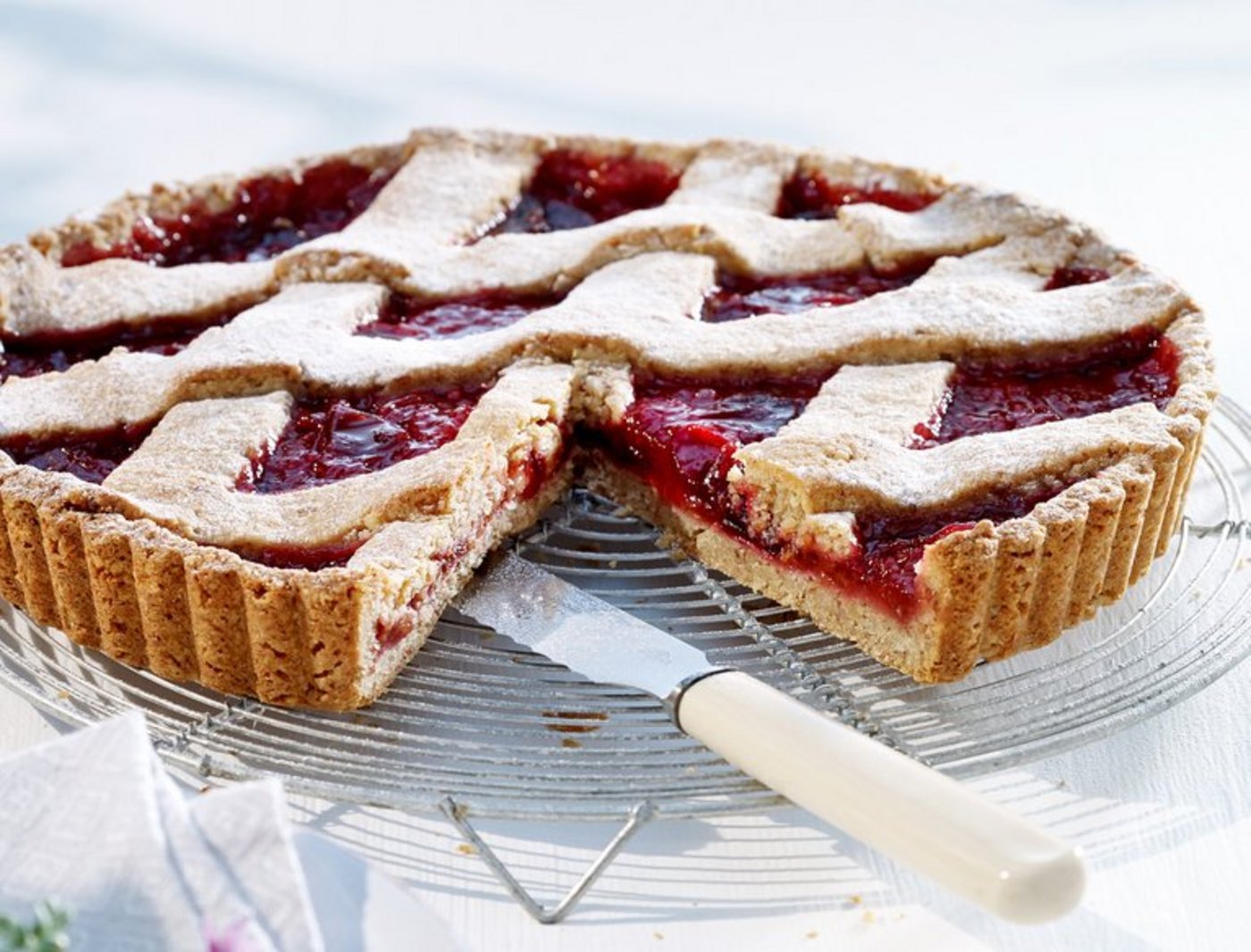 Zwetschgen-Linzertorte. (Bild Schweizer Obstverband)