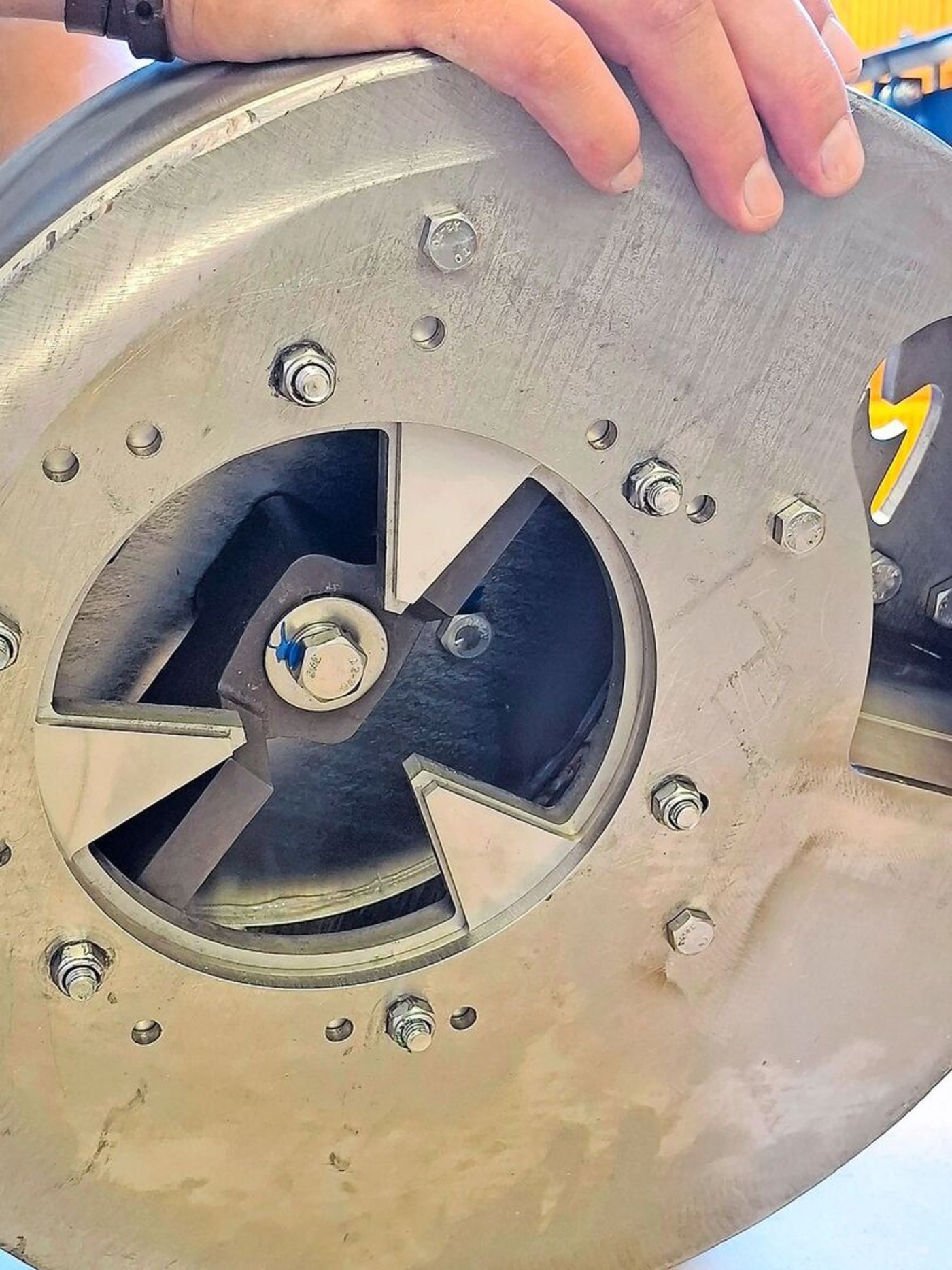 Die Tauchschneidpumpe mit einem selbstnachstellenden Rotor.