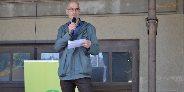 Der Geschäftsführer von Bio Suisse, Balz Strasser dankte allen Anwesenden für ihre Professionalität, ihr Interesse und ihre Neugier. (Bild jsc)