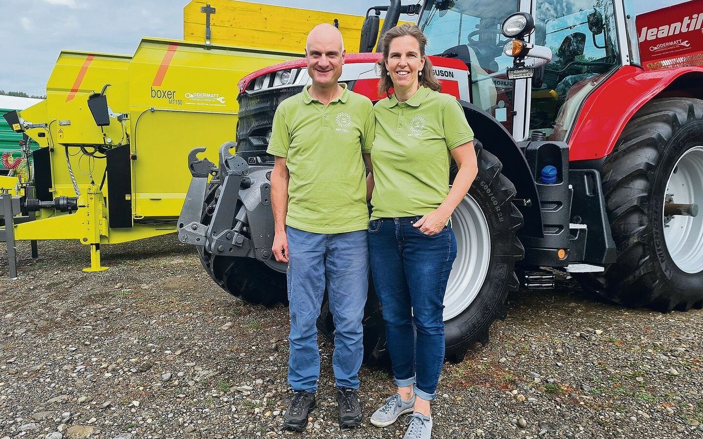 Urs und Tanja Bögli leiten die Firma Odermatt. Sie führen unter anderem die neusten Modelle von Massey Ferguson.