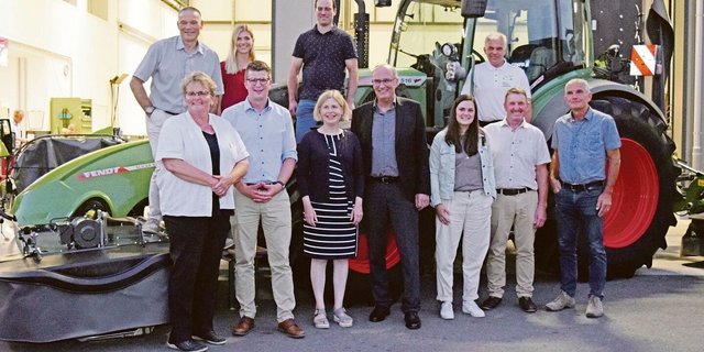 Sie stellten sich in Oberbüren vor: Christof Züger, Vivienne Oggier, Philipp Schönenberger, Marco Gadient (hinten v. l. n. r.), Ursula Egli, Mike Egger, Esther Friedli, Markus Ritter, Franziska Steiner, Sepp Sennhauser und Andreas Widmer (vorne v. l. n. r.).