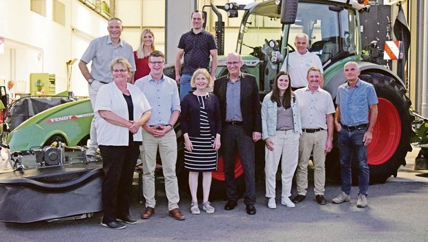 Sie stellten sich in Oberbüren vor: Christof Züger, Vivienne Oggier, Philipp Schönenberger, Marco Gadient (hinten v. l. n. r.), Ursula Egli, Mike Egger, Esther Friedli, Markus Ritter, Franziska Steiner, Sepp Sennhauser und Andreas Widmer (vorne v. l. n. r.).