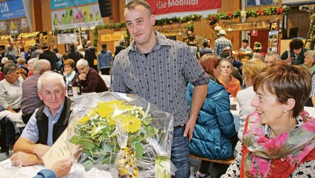 Strahlende Siegerfamilie Kempf, Oberalp: Klaus Kempf sen., Klaus Kempf, Esther Kempf (v. l.).