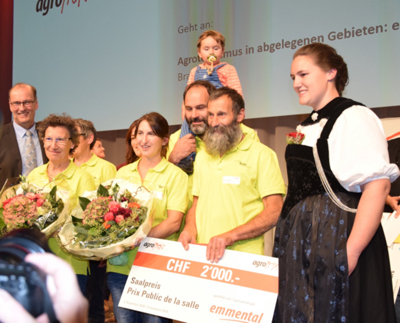 Den Saalpreis gewinnt die Familie Berta mit ihrem Projekt «Agrotourismus in abgelegenen Gebieten».