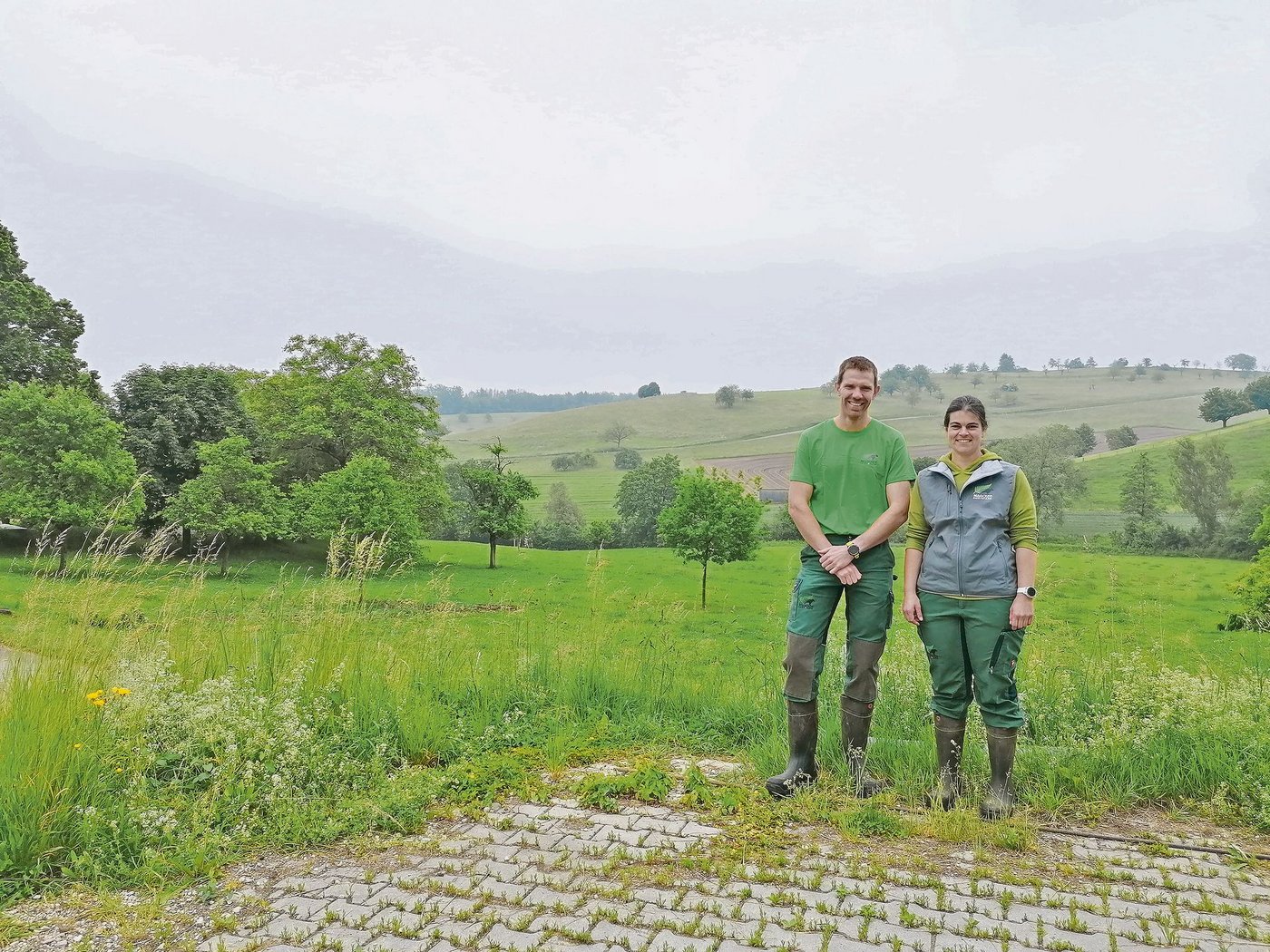 Bei Silvia und Adrian Stohler ist von Mitte Januar bis Ende März Abkalbesaison. Dafür können sie im Winter auch mal Ferien machen, wenn alle Kühe galt sind. (Bilder Belinda Balmer)