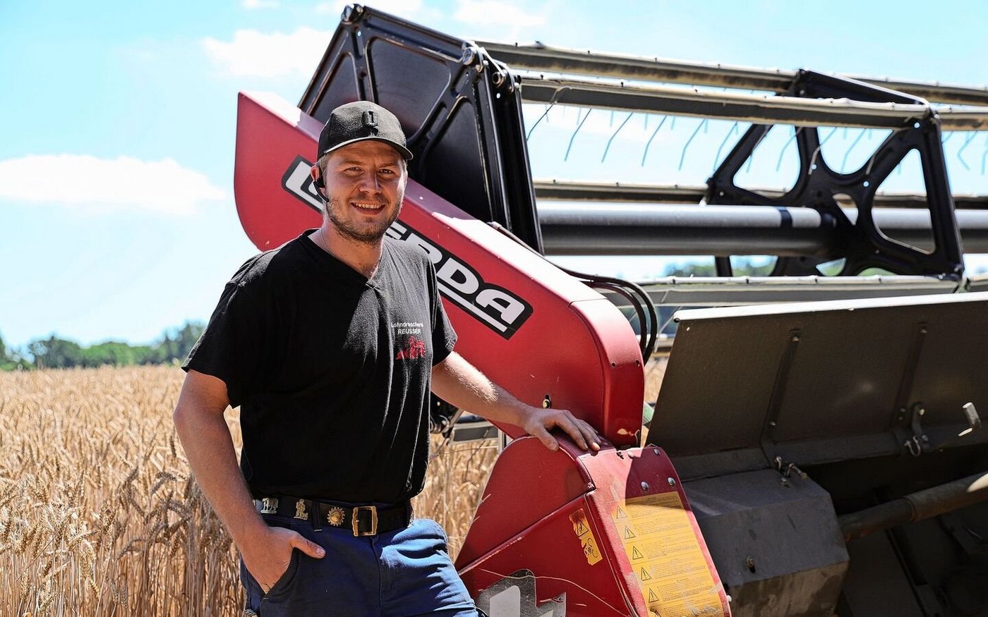 Dario Reusser drischt Getreide auf dem Thurgauer Seerücken – dieses Jahr fährt er in seiner elften Saison. 