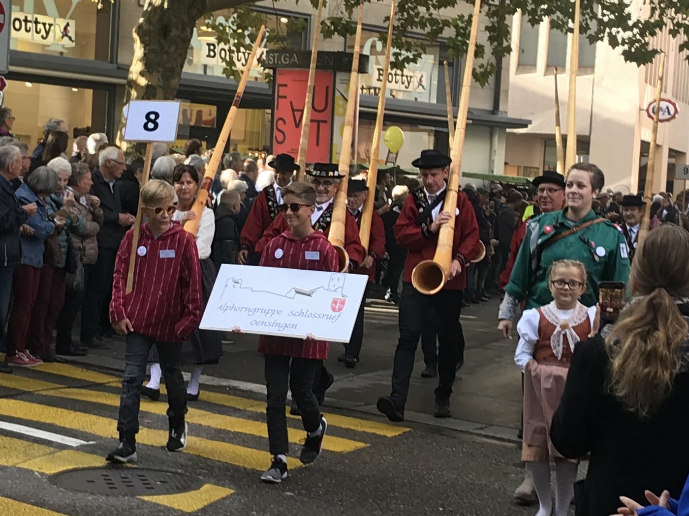Der Verein Alphorn wurde am Olma-Umzug durch  die Alphorngruppe Schlossruef vertreten.