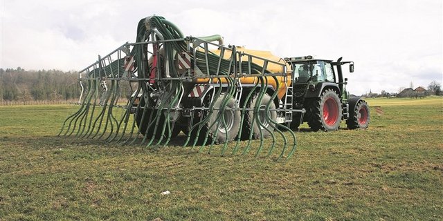 Gülle ausbringen lassen hat in den Niederlanden seinen Preis. (Bild BauZ)