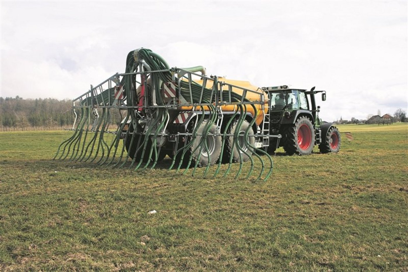 Gülle ausbringen lassen hat in den Niederlanden seinen Preis. (Bild BauZ)