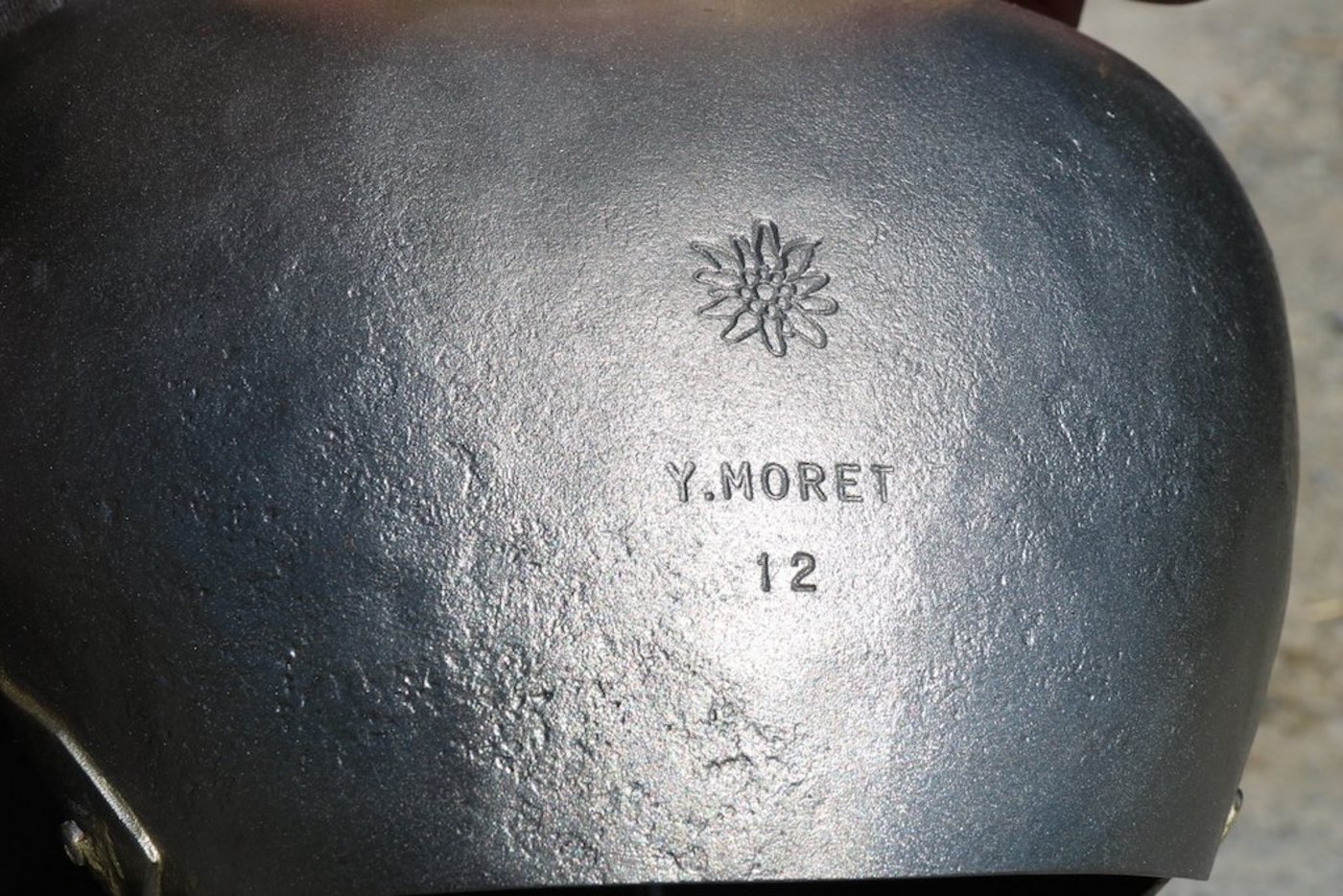 In vielen Arbeitsgängen schmiedete Yan Moret aus Fully VS (Porträt im ganz unten stehenden Artikel) diese 23 Zentimeter hohe Treichel, die zweitgrösste aus seinem Angebot von elf Grössen. (Bild Benildis Bentolila)