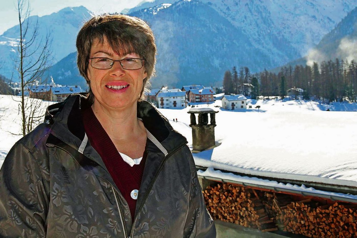 Bernadette Kaiser und ihr Mann bewirtschaften in Pontresina GR einen 40 ha grossen Hof. (Bild: BB)