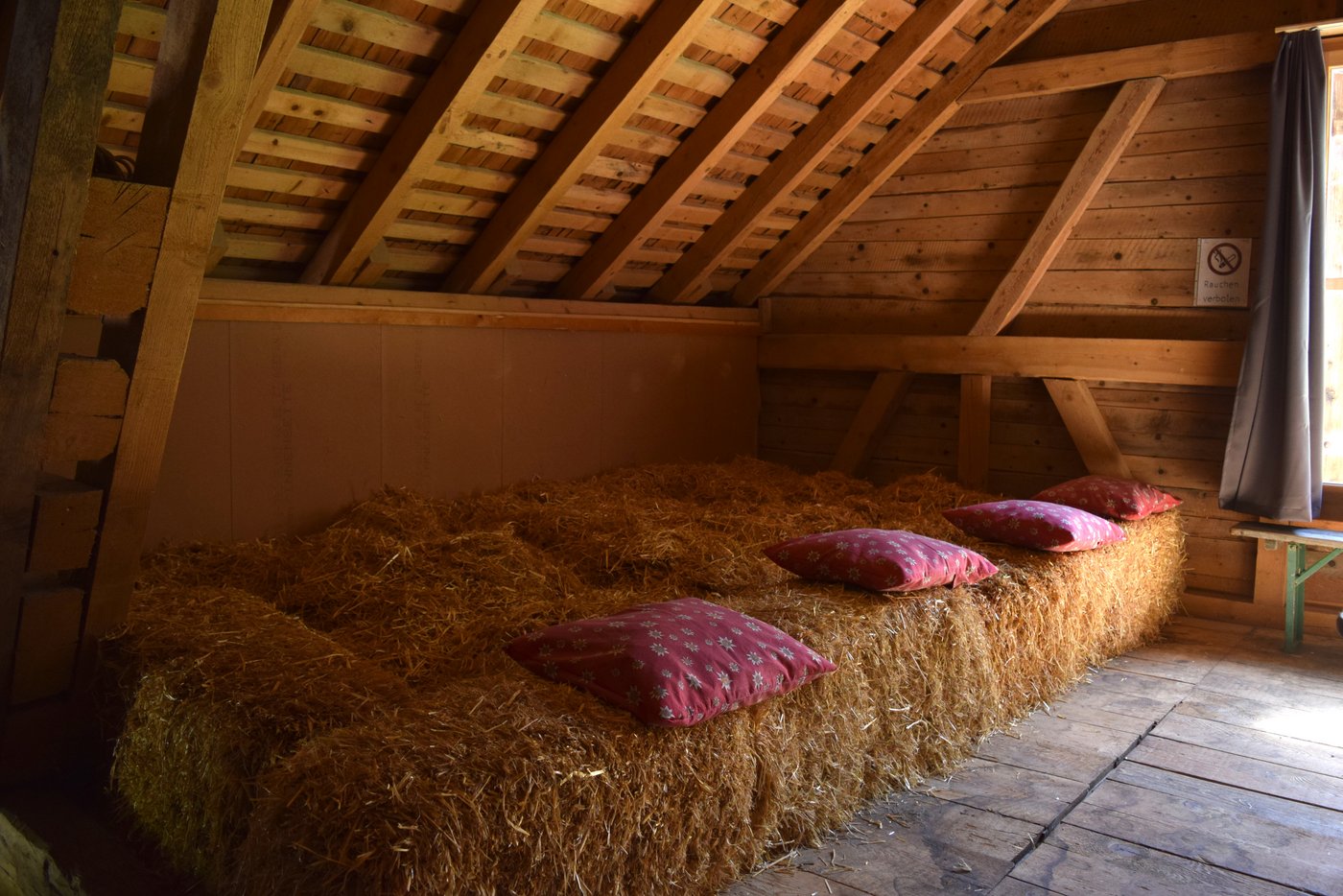 Raum 3: Auf dem alten Heuboden hat es Platz für acht Personen. (Bild sgi)