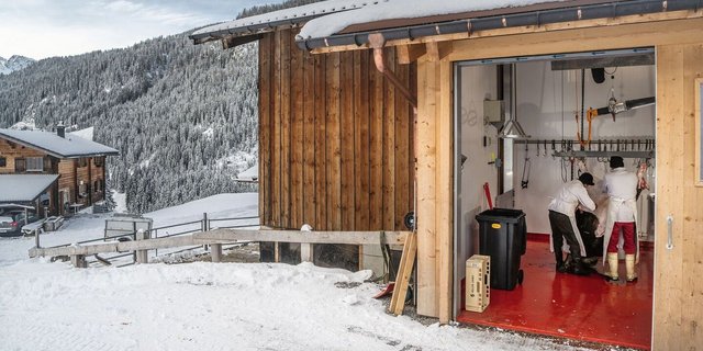 Einblick in den neuen Schlachtraum: Hier schlachten Sprechers im Winterhalbjahr jede Woche eines oder mehrere Tiere.