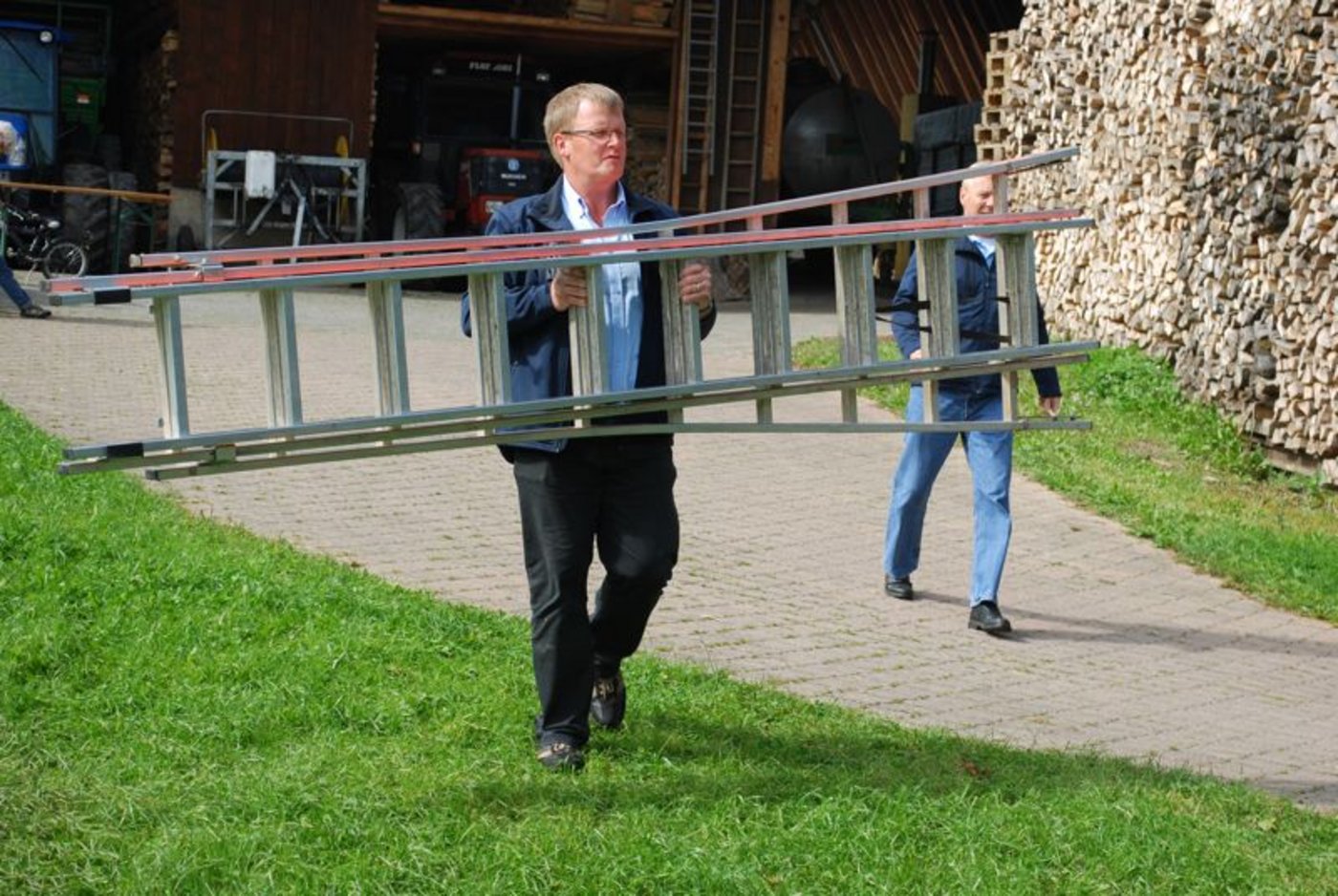 Verkaufskoordinator Daniel Hofstetter scheute keine Mühe, damit die Fotografen zu ihren Bildern kamen.