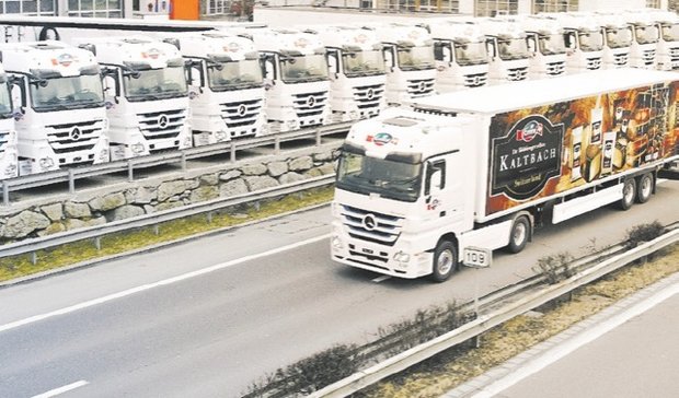 Emmi-Lastwagen unterwegs: Dass die Abhängigkeit zwischen dem In- und Ausland wächst, liegt nicht zuletzt an den Fortschritten beim Transport. (Bild Emmi)
