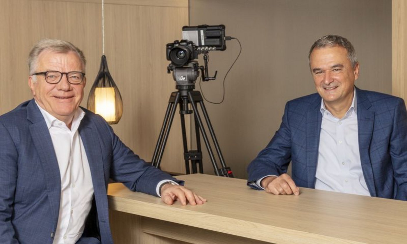 Hansueli Loosli (l.) tritt nach 10 Jahren als VR-Präsident ab. Joos Sutter tritt seine Nachfolge an. (Bild Coop)