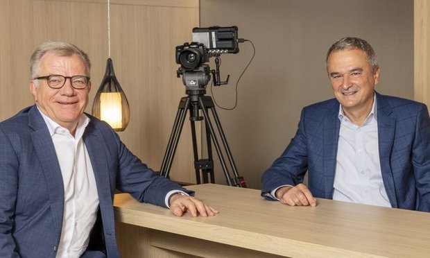 Joos Sutter wird neuer Coop-Präsident Hansueli Loosli (l.) tritt nach 10 Jahren als VR-Präsident ab. Joos Sutter tritt seine Nachfolge an. (Bild Coop)