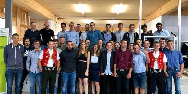 Die stolzen Landwirtinnen und Landwirte EFZ an ihrer Abschlussfeier am BBZ Arenenberg. Auf dem Bild fehlen Cheyenne Anker und Thomas Bürgin. (Bilder Esther Thalmann)