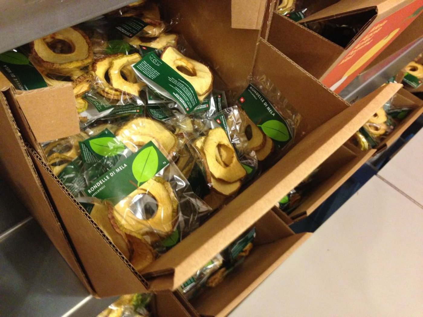 Ebenfalls zum Mitnehmen: Schweizer Apfelringli. 