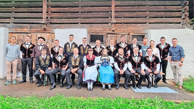 Die Absolvent(innen) der landwirtschaftlichen Schule Giswil. 