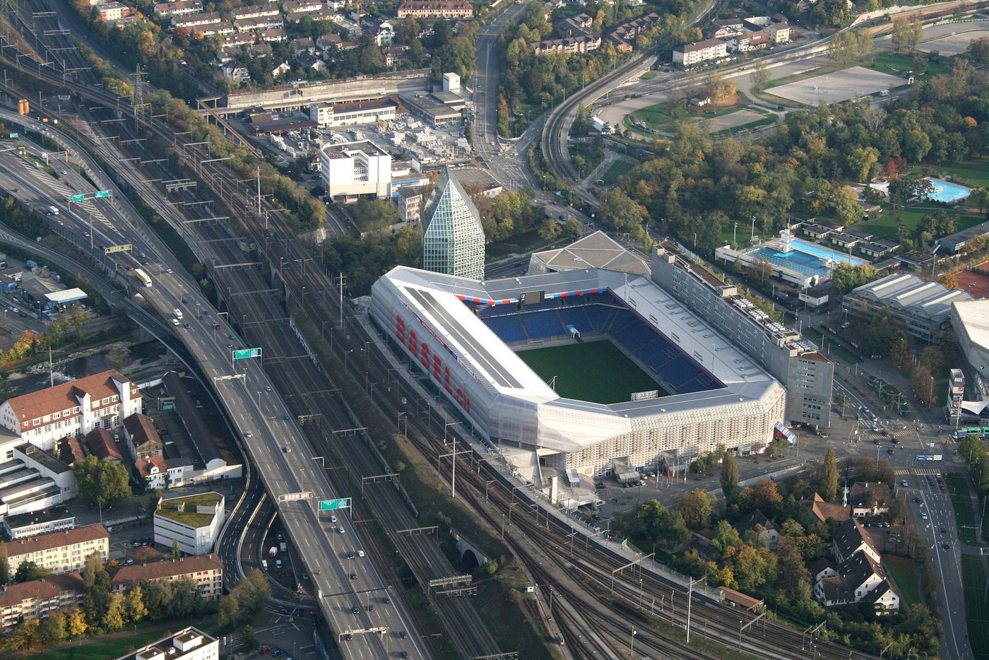 Das Stadion St. Jakob-Park aus der Vogelperspektive. (Bild Sven Schaar)