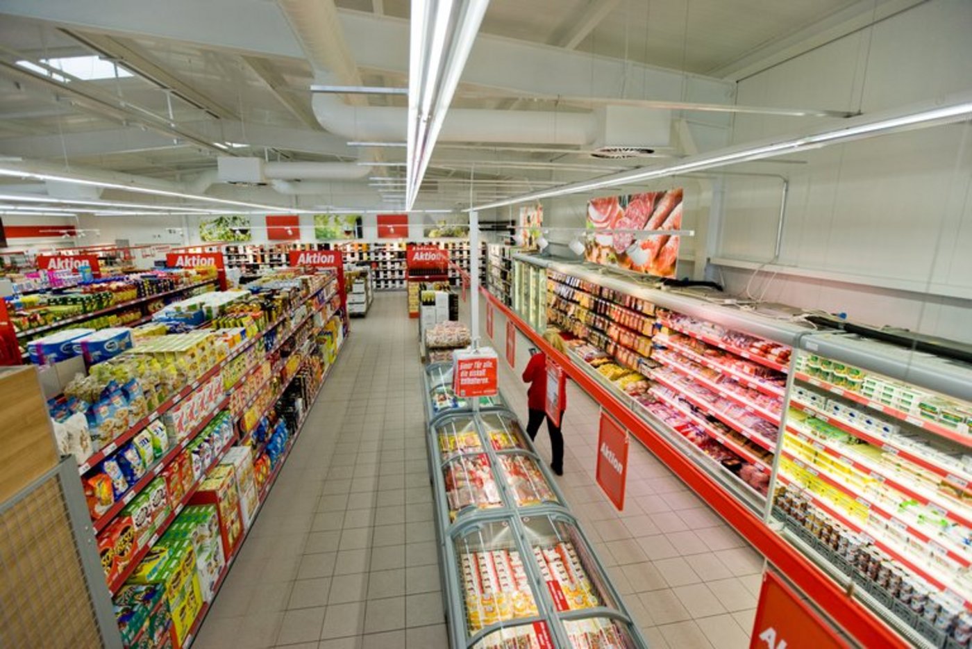 Die Mitarbeiter von Denner erhalten mehr Lohn. (Bild Denner)