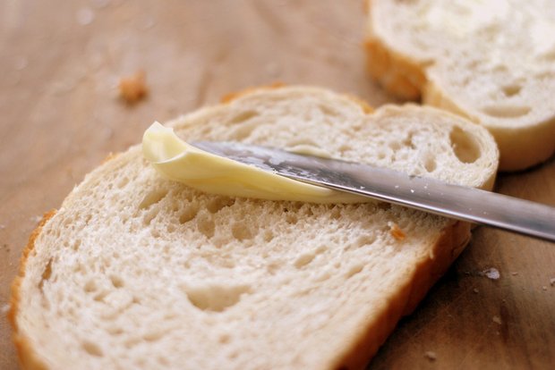 Nur die Kochbutter in der Migros enthalte importierte Butter, alle anderen Butterprodukte basieren auf Schweizer Rohstoff, schreibt die Migros. (Symbolbild, Pixabay)