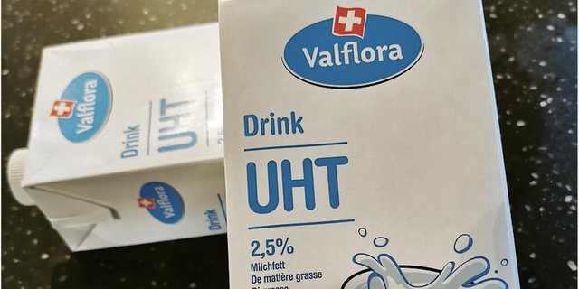 Die Nachfrage nach Trinkmilch ist in den Läden gestiegen, trotzdem herrschen bei den Verarbeitern keine Engpässe. (Bild dj)