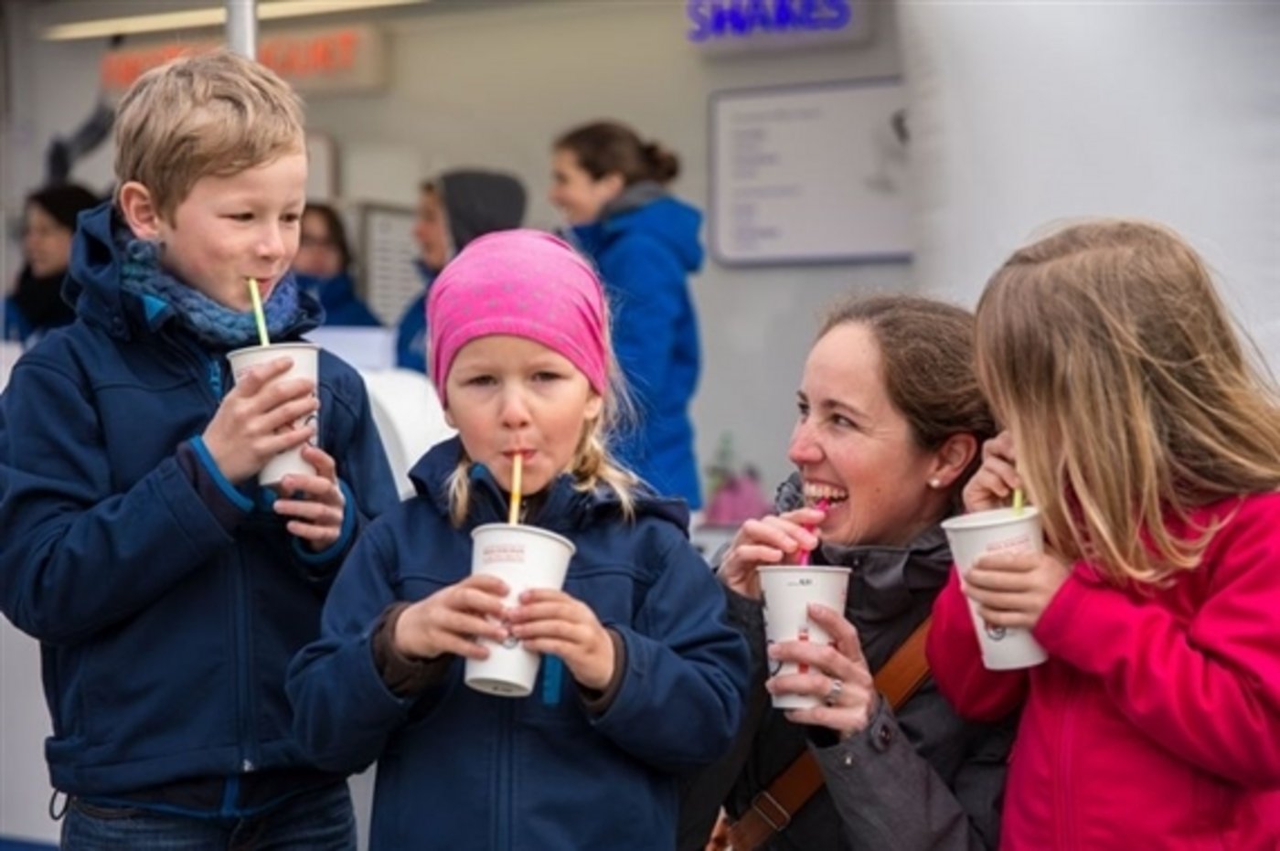 Am Tag der Milch feiern Gross und Klein die Milch. (Bild Swissmilk)
