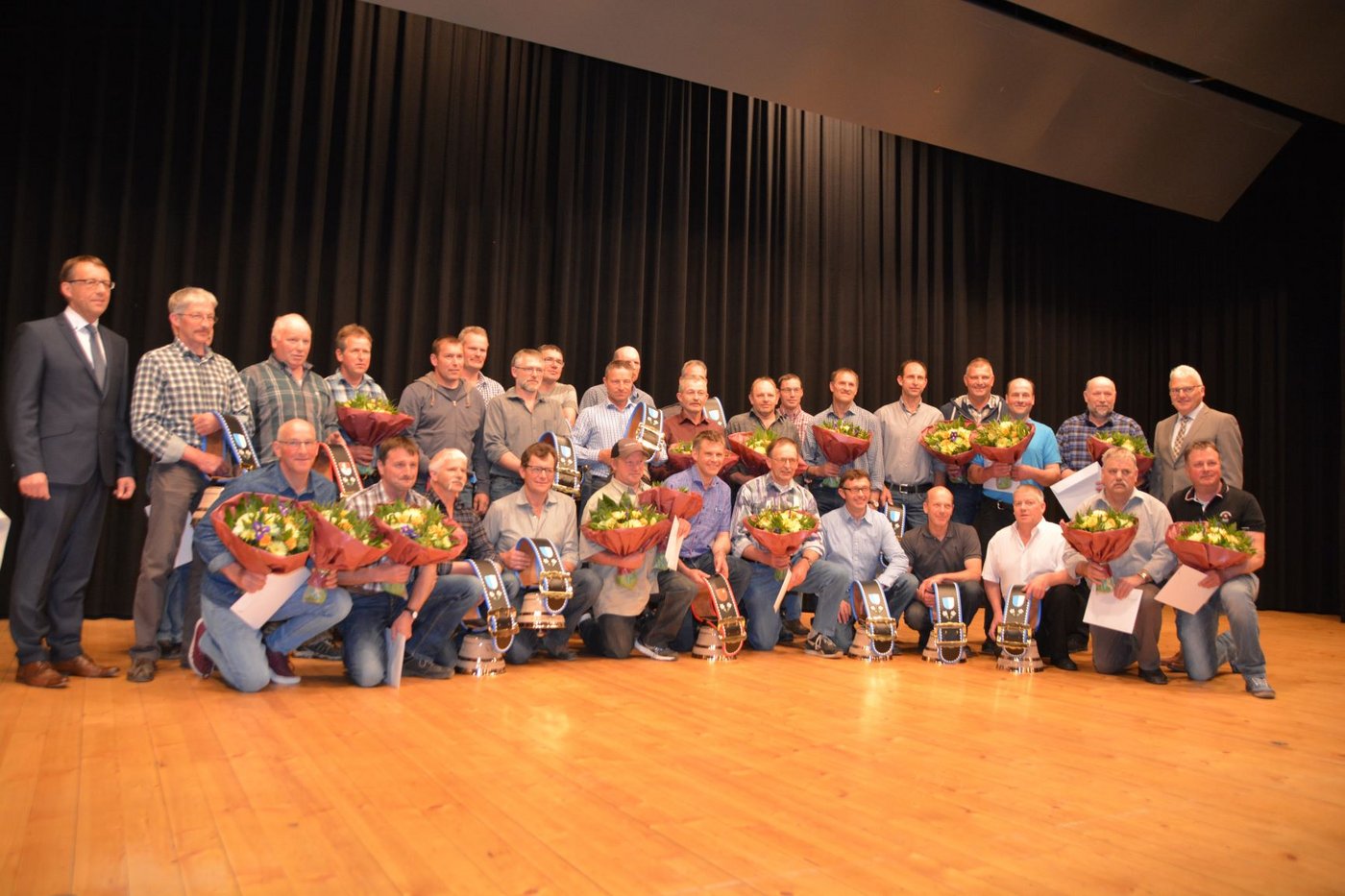 Geehrte Zentralschweizer Milchproduzenten für langjährige Lieferung guter Milchqualität.