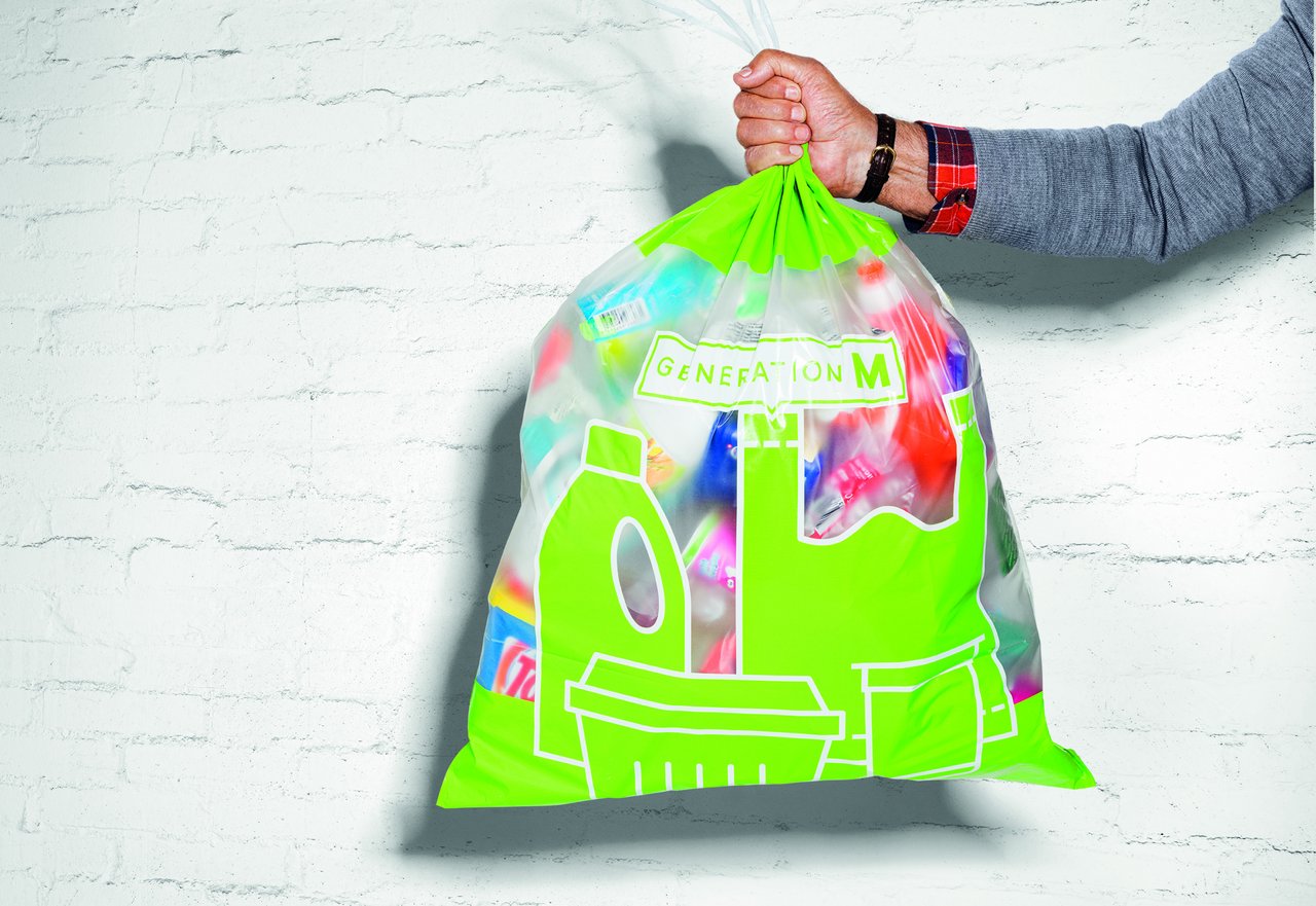 Die Plastik-Sammelsäcke gibt es in drei verschiedenen Grössen und sind günstiger als Kehrichtsäcke. (Bild Migros)